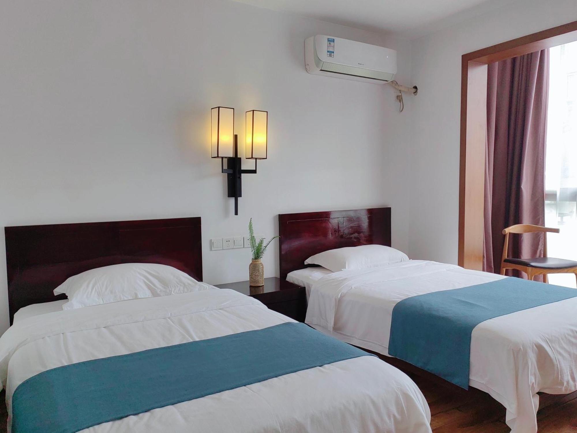 Serene Vale Inn Guilin-Free One Way Pick Up Service To High-Speed Railway Station For 2 Nights エクステリア 写真
