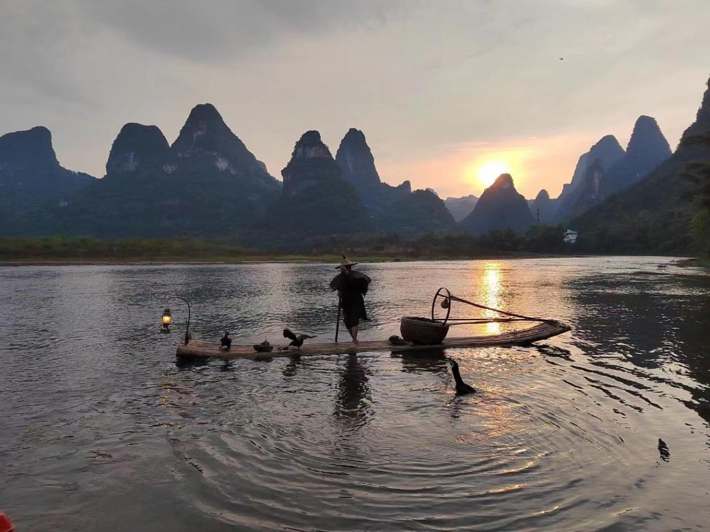 Serene Vale Inn Guilin-Free One Way Pick Up Service To High-Speed Railway Station For 2 Nights エクステリア 写真
