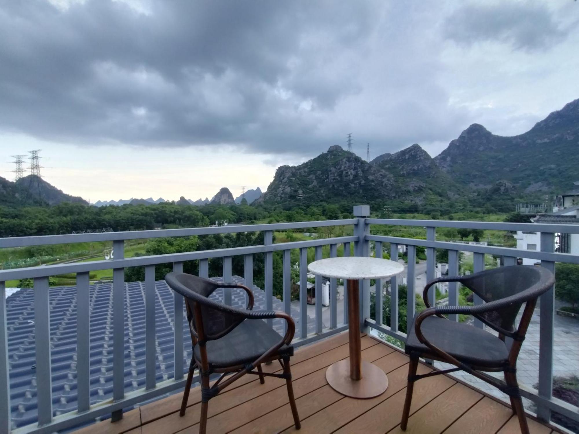 Serene Vale Inn Guilin-Free One Way Pick Up Service To High-Speed Railway Station For 2 Nights エクステリア 写真
