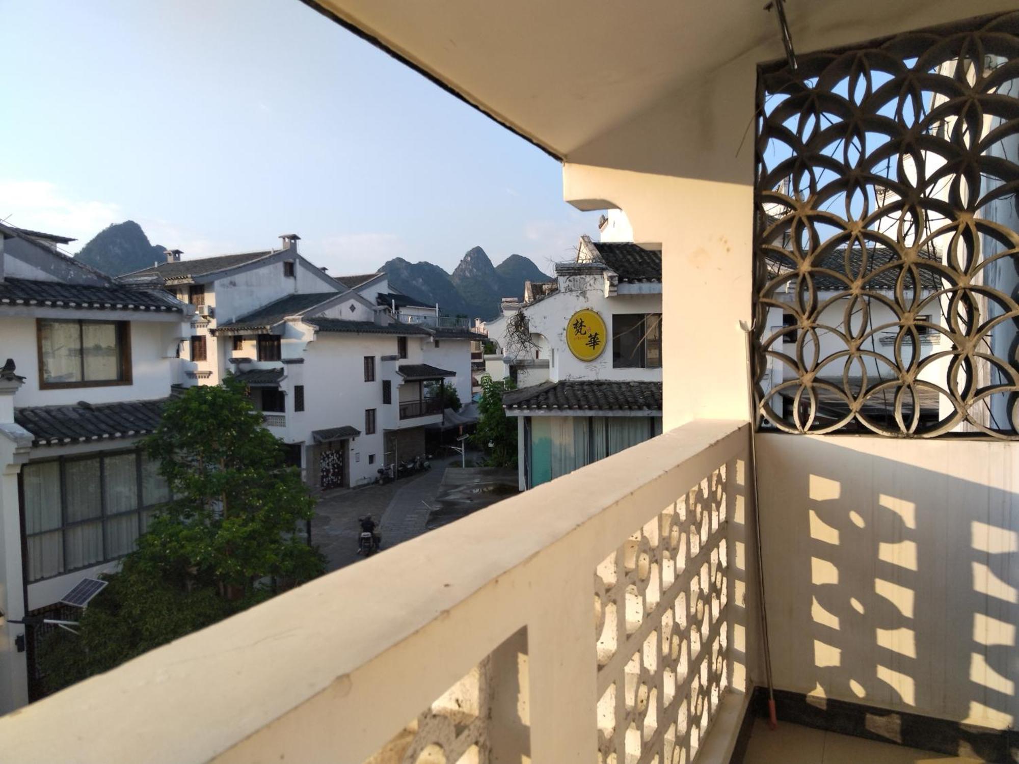 Serene Vale Inn Guilin-Free One Way Pick Up Service To High-Speed Railway Station For 2 Nights エクステリア 写真