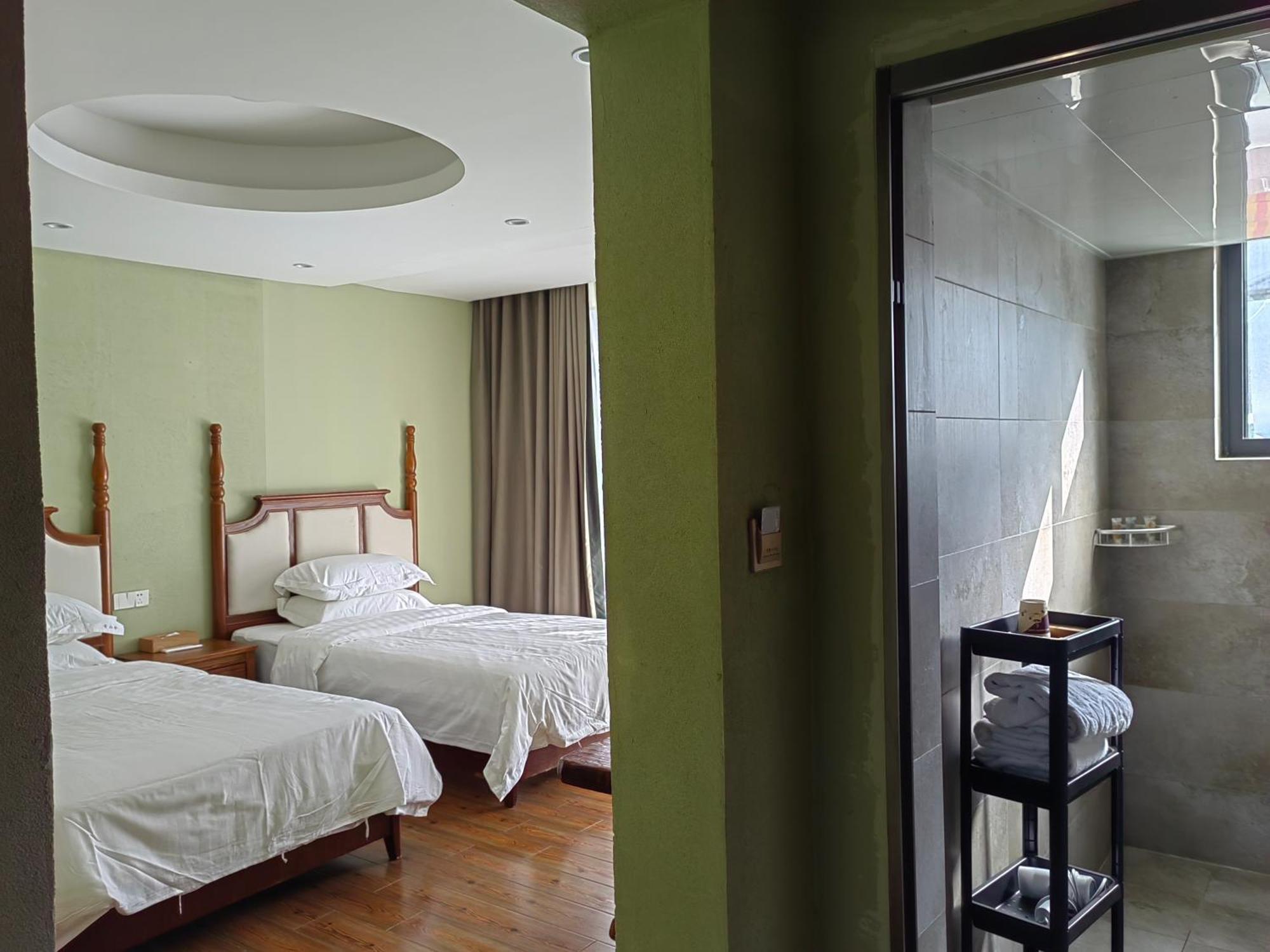Serene Vale Inn Guilin-Free One Way Pick Up Service To High-Speed Railway Station For 2 Nights エクステリア 写真